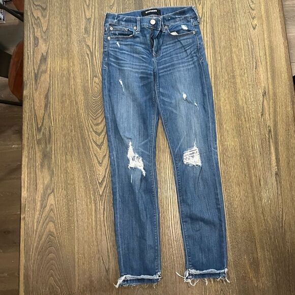 Express Super Skinny Jeans Mid Rise Whisker Distressed Stretch Medium Wash 2L - Picture 1 of 13